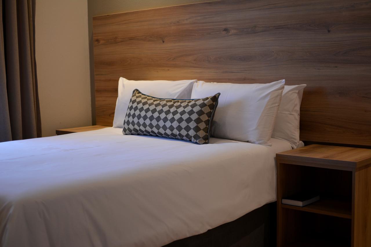 Regal Inn Hotel ミッドラント エクステリア 写真